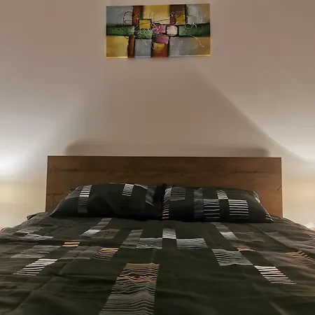 Apartman Lola5 *